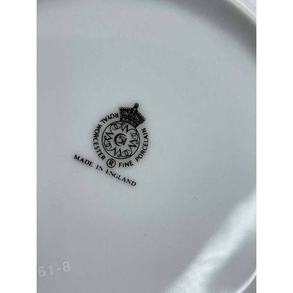 Royal Worcester Evesham Gold‎ Rim 6.5